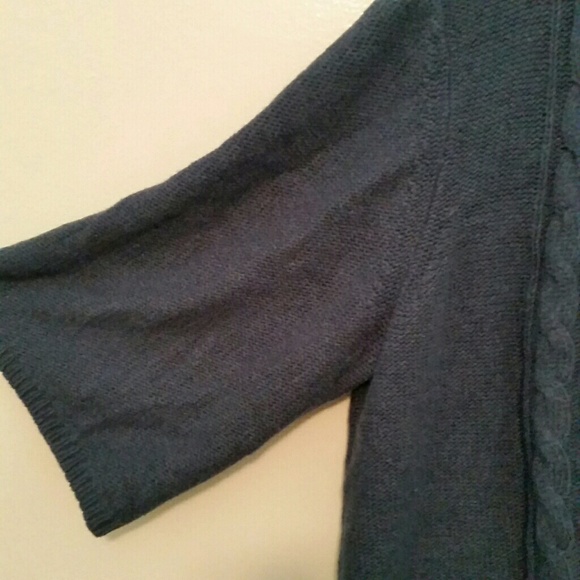 Sweater - Picture 2 of 6